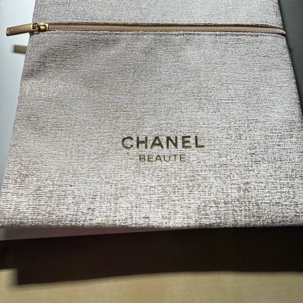 CHANEL Beauté Metallic Gold Pouch